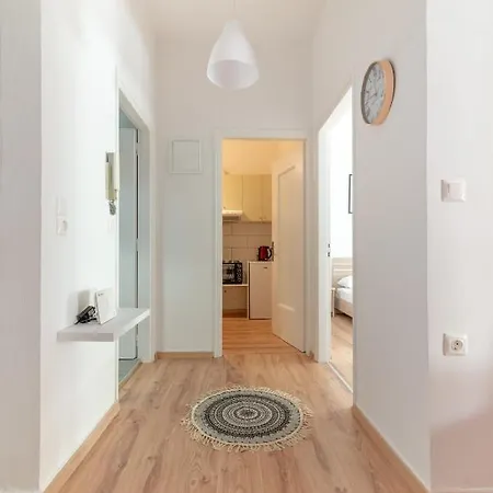 Modern Renovated Next To The Beachfront Apartment Heraklion (Crete)